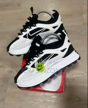 Paire De Baskets