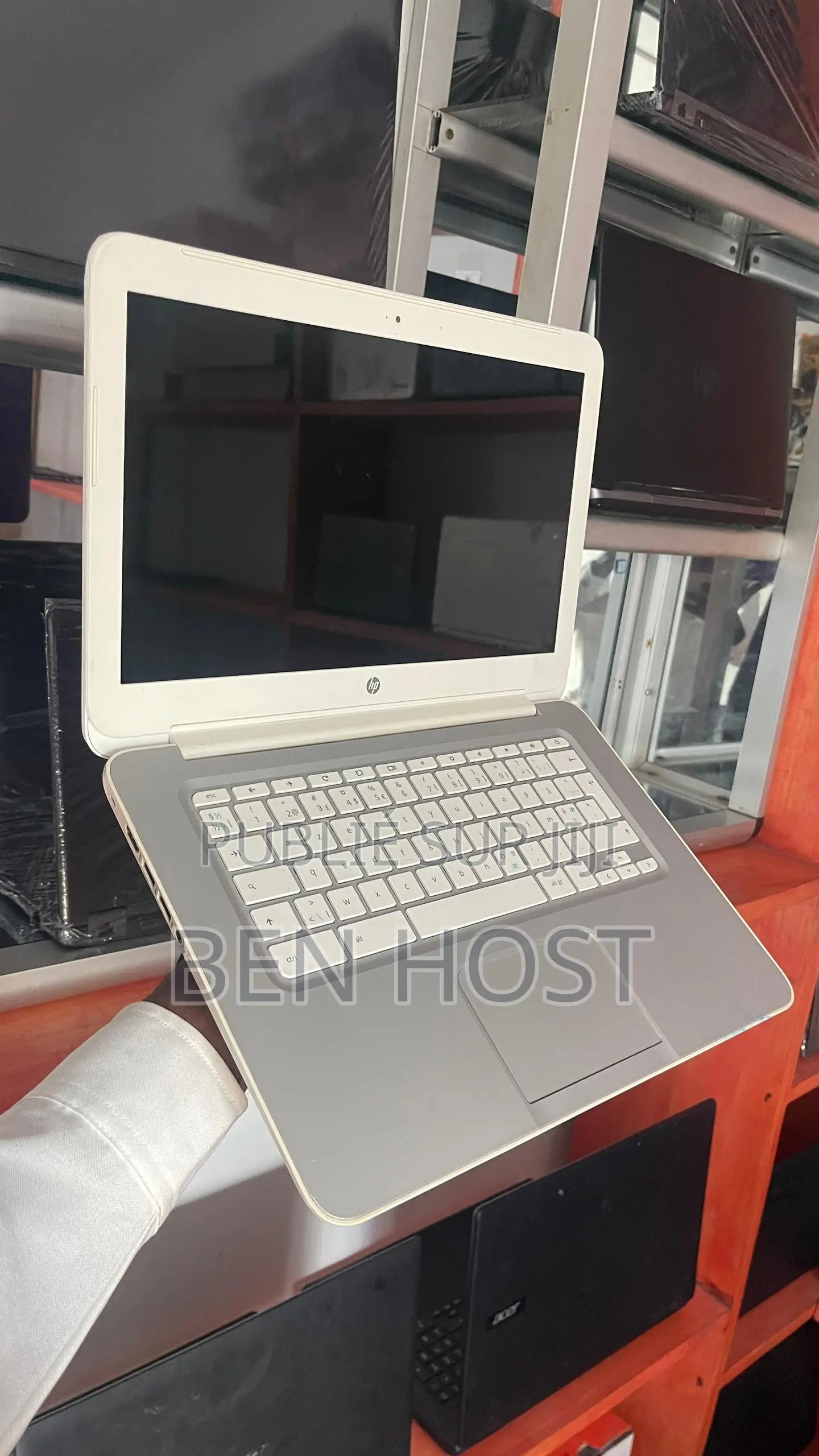 Ordinateur portable HP 14-dq1025cl 8GB Intel Celeron HDD 256GB