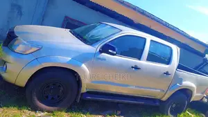Toyota Hilux 2014 Beige