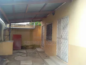 2chbre Appartement dans Maison À Vendre, Ngoyo à Vendre