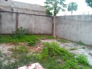 2chbre Appartement dans Maison À Vendre, Ngoyo à Vendre