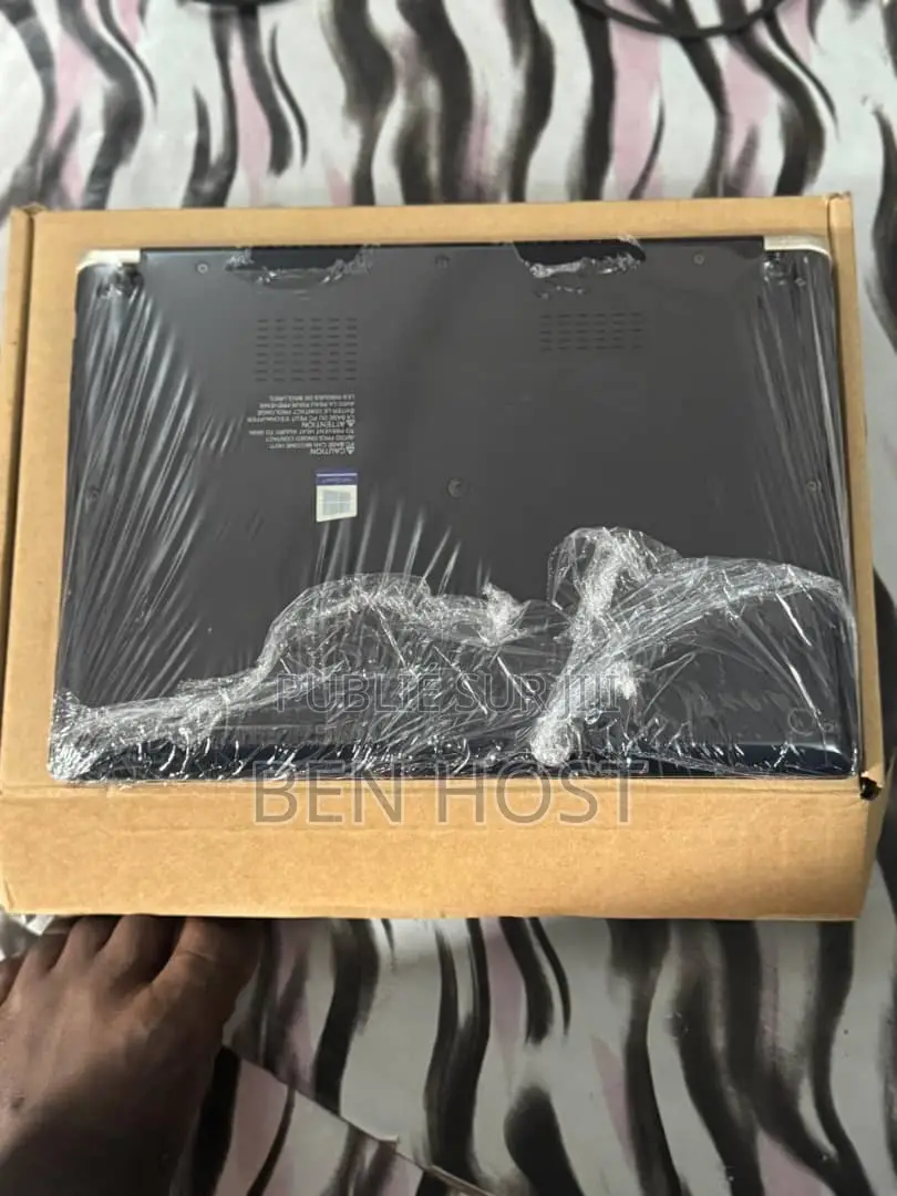 Nouveau Toshiba Portege Z930 8GB Intel Core i7 SSD 1T