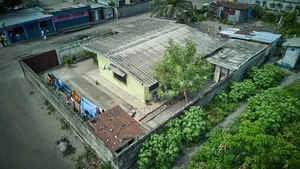 3chbre Maison dans N'Sossolo Loussembo, Loandjili à Vendre