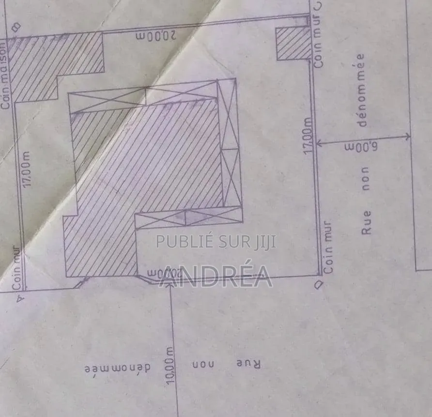 3chbre Maison dans N'Sossolo Loussembo, Loandjili à Vendre