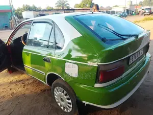 Toyota Corolla L 4dr Sedan (1.8L 4cyl 5M) 2012 Vert