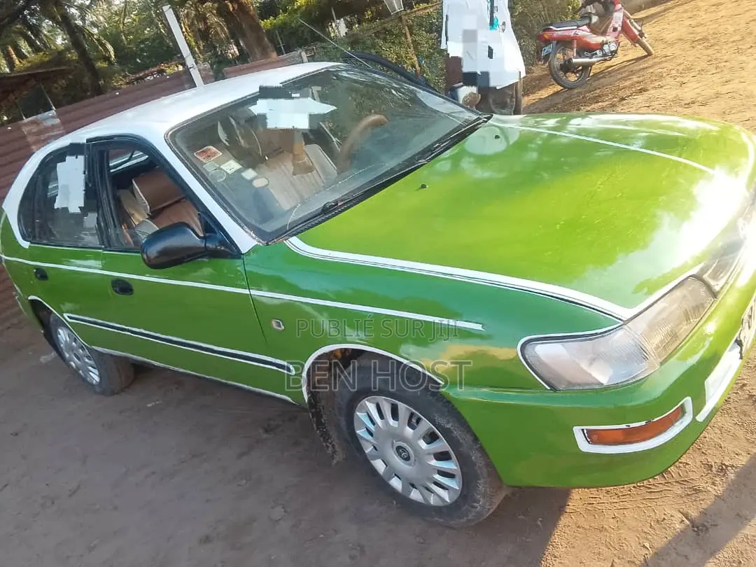 Toyota Corolla L 4dr Sedan (1.8L 4cyl 5M) 2012 Vert