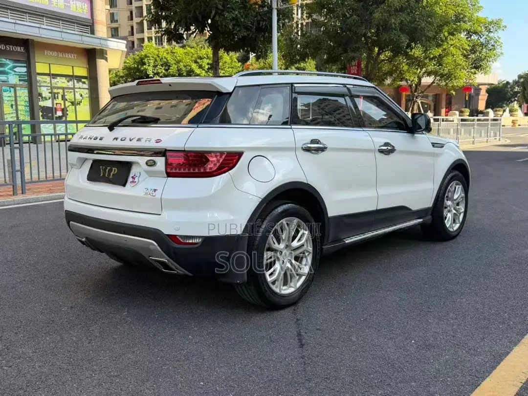 Land Rover Discovery 2021 Gris