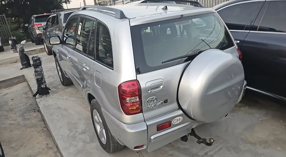 Toyota RAV4 2005 Blanc cassé