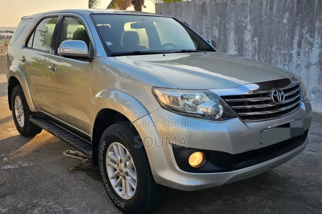 Toyota Fortuner 2.5 D AWD 2014 Gris