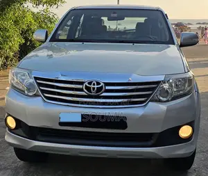 Toyota Fortuner 2.5 D AWD 2014 Gris