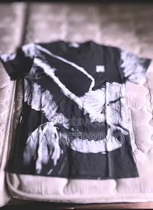T-Shirt Noir Design Artistique