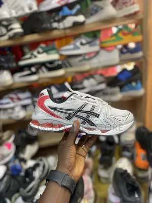 Asics Kayano 14