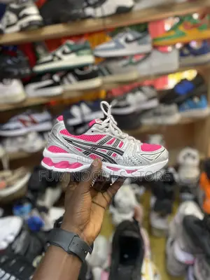 Asics Kayano 14