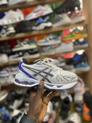Asics Kayano 14