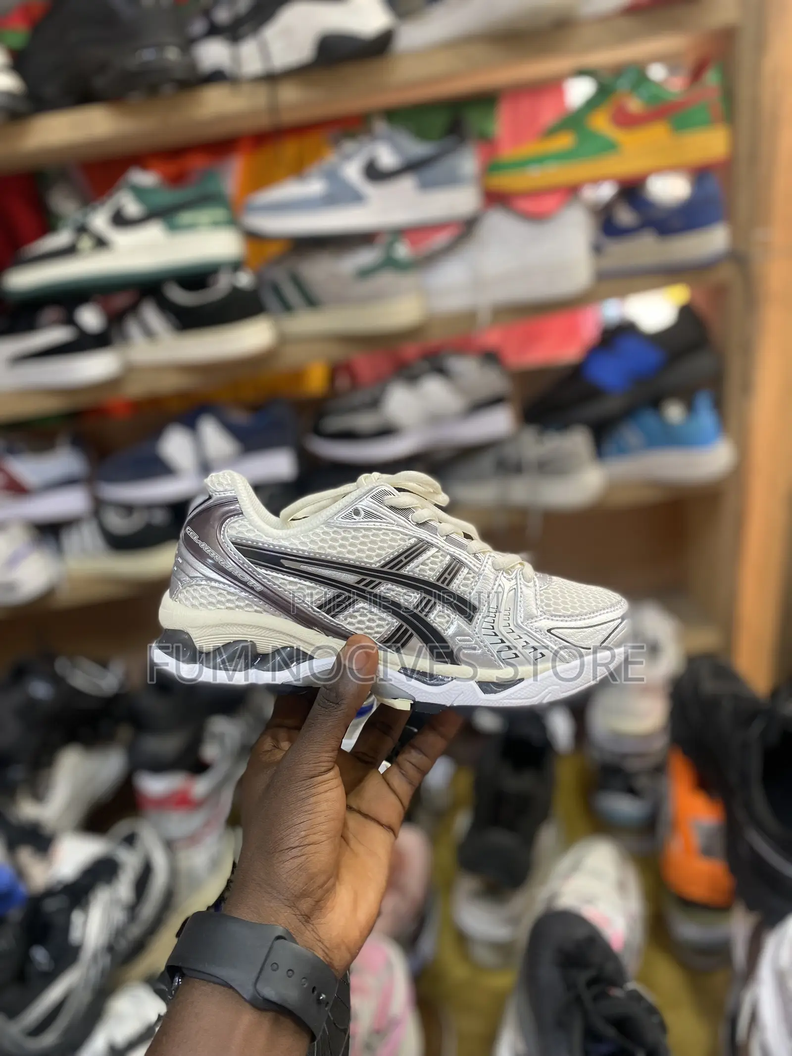 Asics Kayano 14