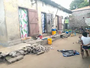 3chbre Maison dans Zimmo, Makélékélé à Vendre