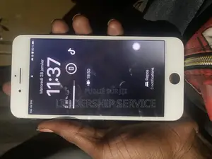 Apple iPhone 8 Plus 64 GB Noir