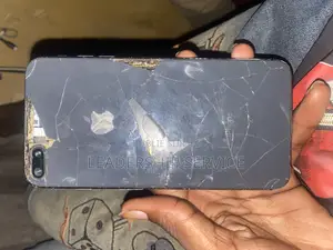 Apple iPhone 8 Plus 64 GB Noir