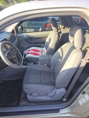 Toyota RAV4 2005 Jaune