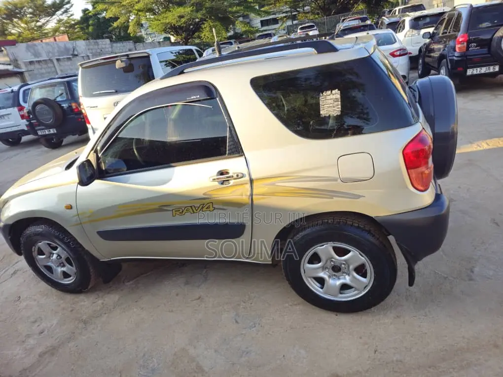 Toyota RAV4 2005 Jaune