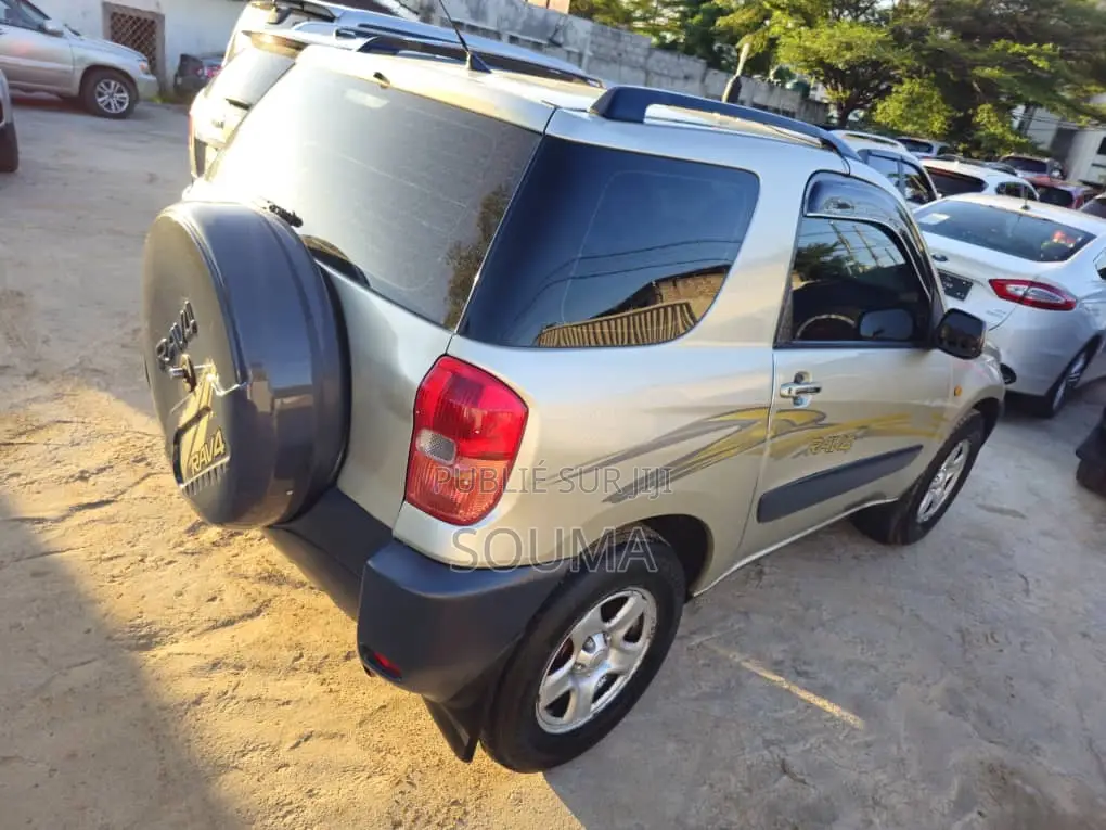 Toyota RAV4 2005 Jaune