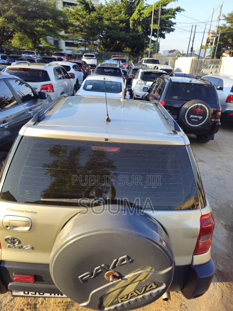 Toyota RAV4 2005 Jaune