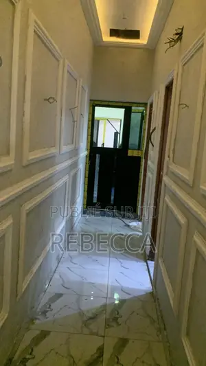 2chbre Maison dans Demi Parcelle En, Djiri à Vendre