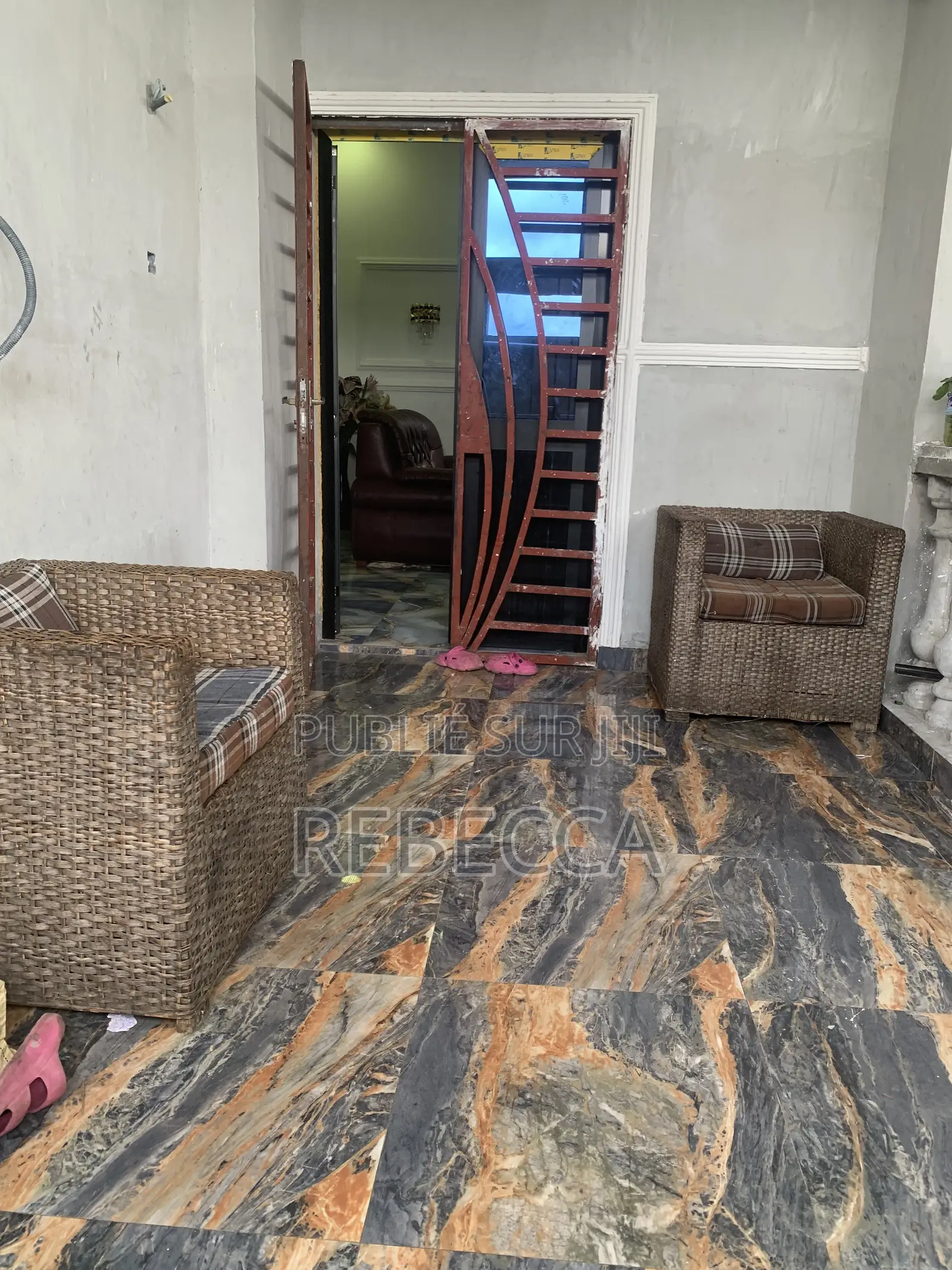 2chbre Maison dans Demi Parcelle En, Djiri à Vendre