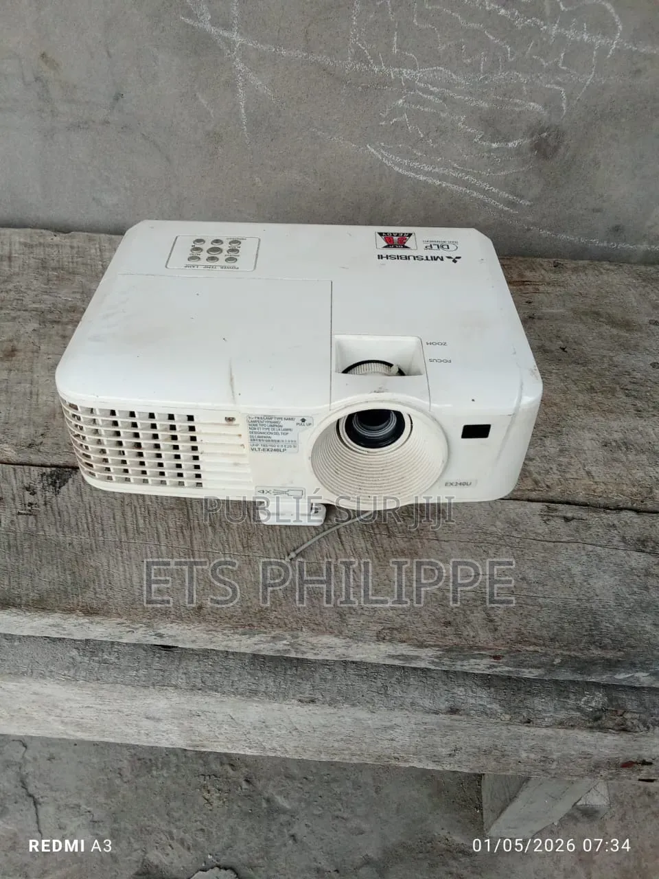 Vidéoprojecteur Mitsubishi Ex240u À Vendre – Pointe-Noire