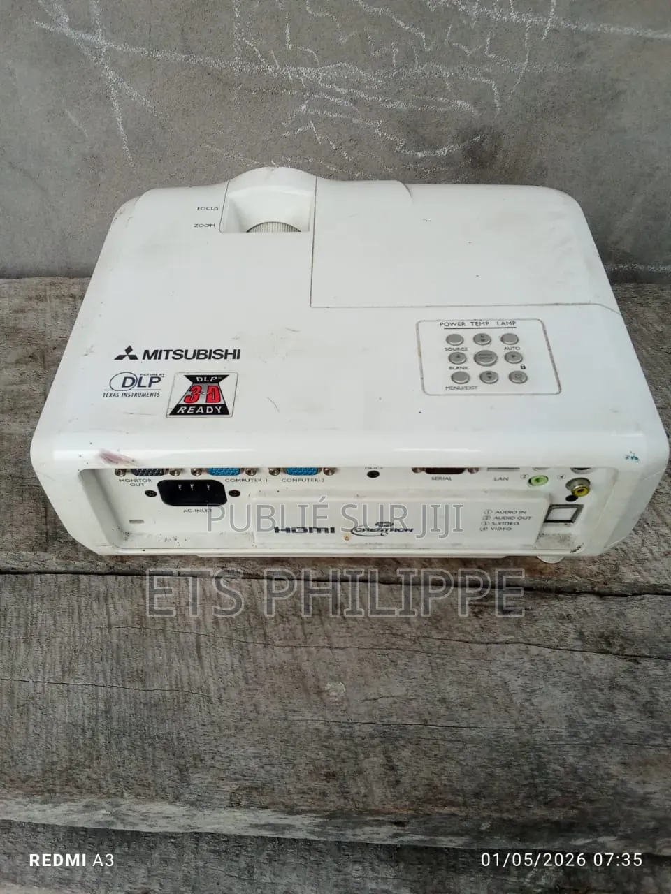Vidéoprojecteur Mitsubishi Ex240u À Vendre – Pointe-Noire