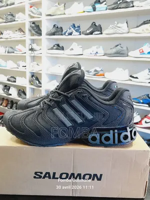 Basket Adidas Full Black À 35000