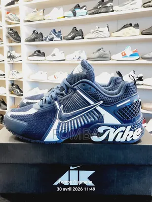 Basket Air Nike De Couleur Bleu À 35000