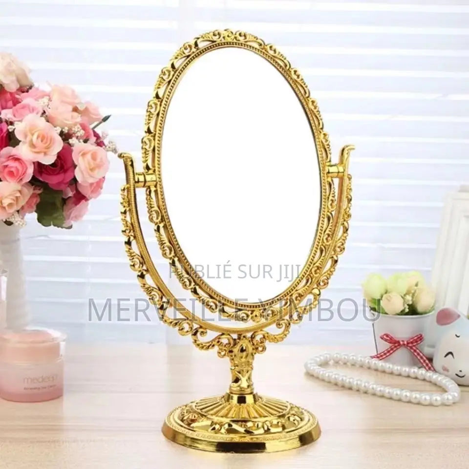 Jolie Miroir