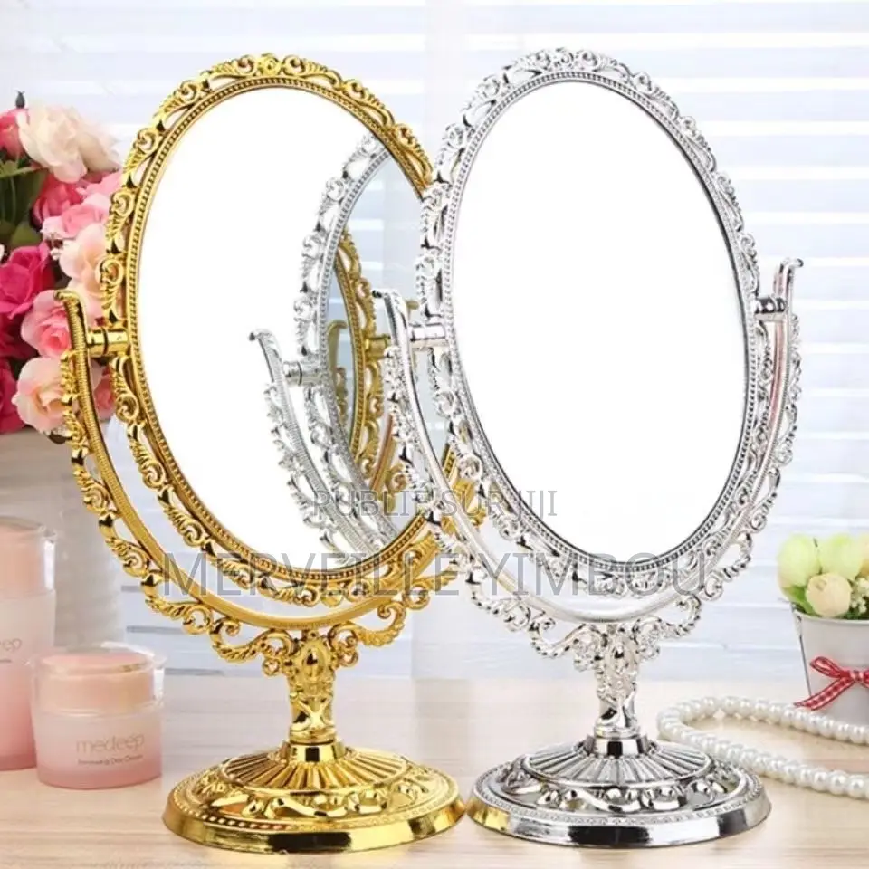 Jolie Miroir