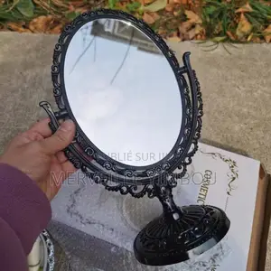 Jolie Miroir