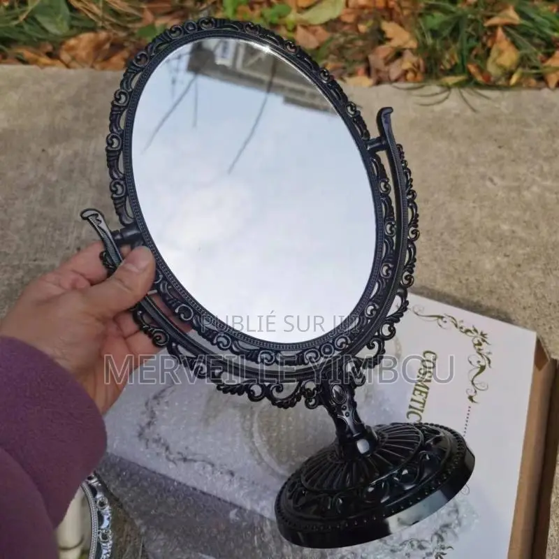 Jolie Miroir