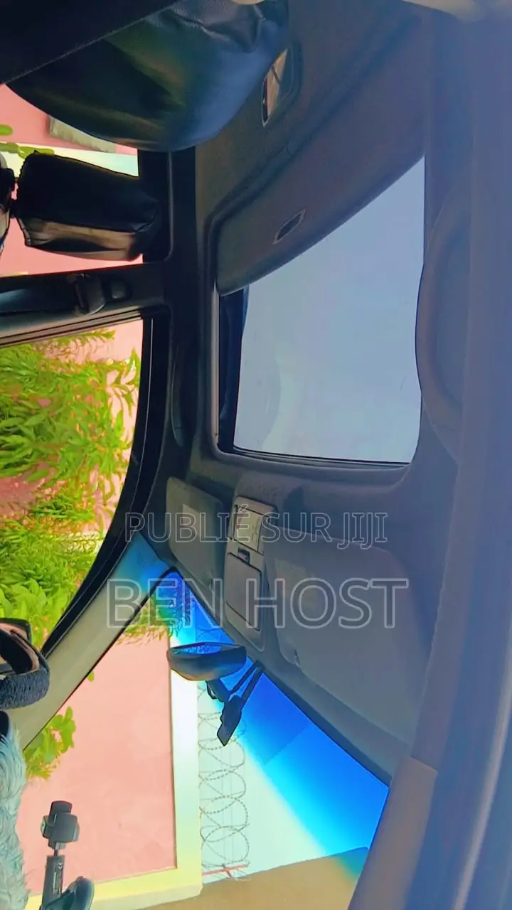 Toyota RAV4 XLE FWD (2.5L 4cyl 6A) 2013 Bleu