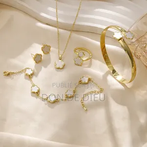 Ensemble De Bijoux