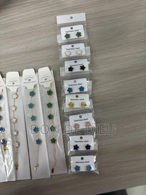 Ensemble De Bijoux