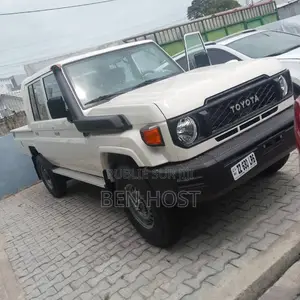 Nouveau Toyota Land Cruiser 79 Series 2025 Blanc