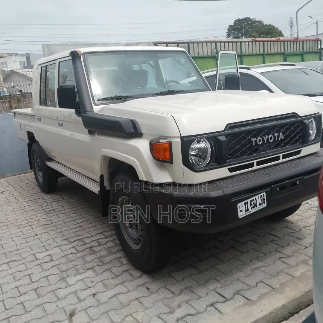 Nouveau Toyota Land Cruiser 79 Series 2025 Blanc