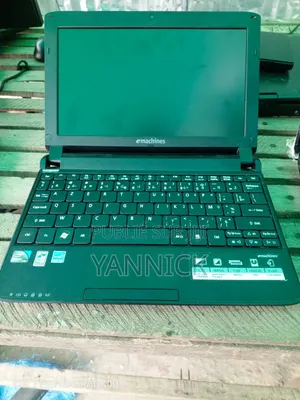 Nouveau Ordinateur portable eMachines E440 1GB Intel Pentium HDD 60GB