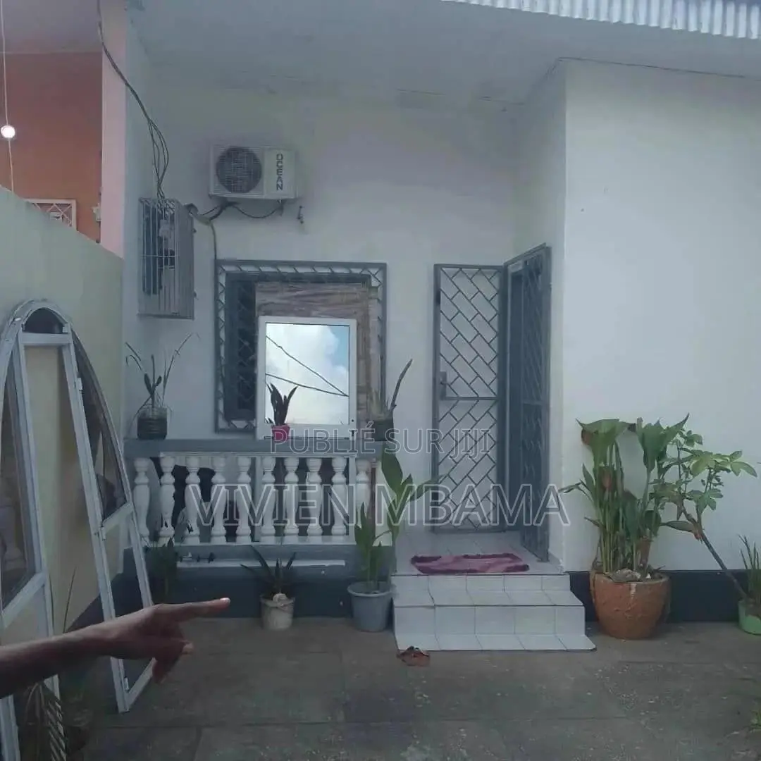 2chbre Appartement dans Golden House, Lumumba à Vendre