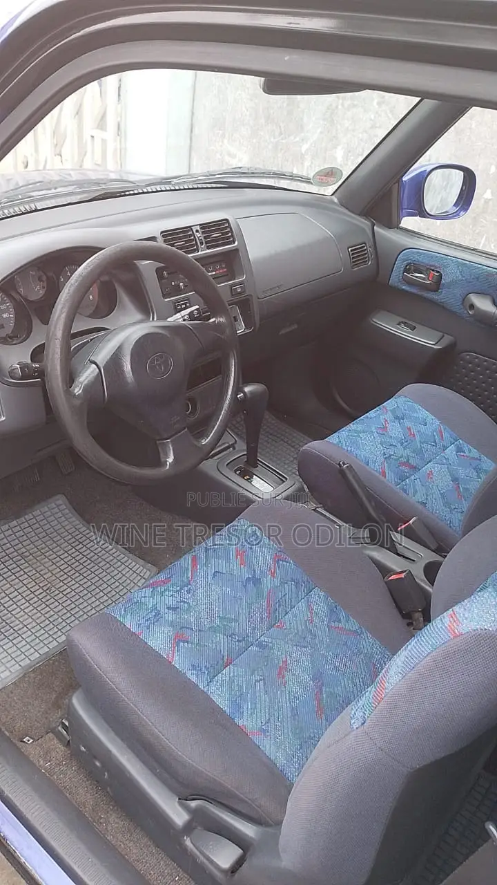 Toyota RAV4 Base 4x4 1999 Bleu