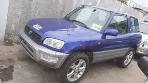 Toyota RAV4 Base 4x4 1999 Bleu