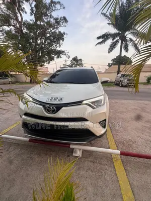 Toyota RAV4 Limited 4dr SUV AWD (2.5L 4cyl 6A) 2018 Blanc