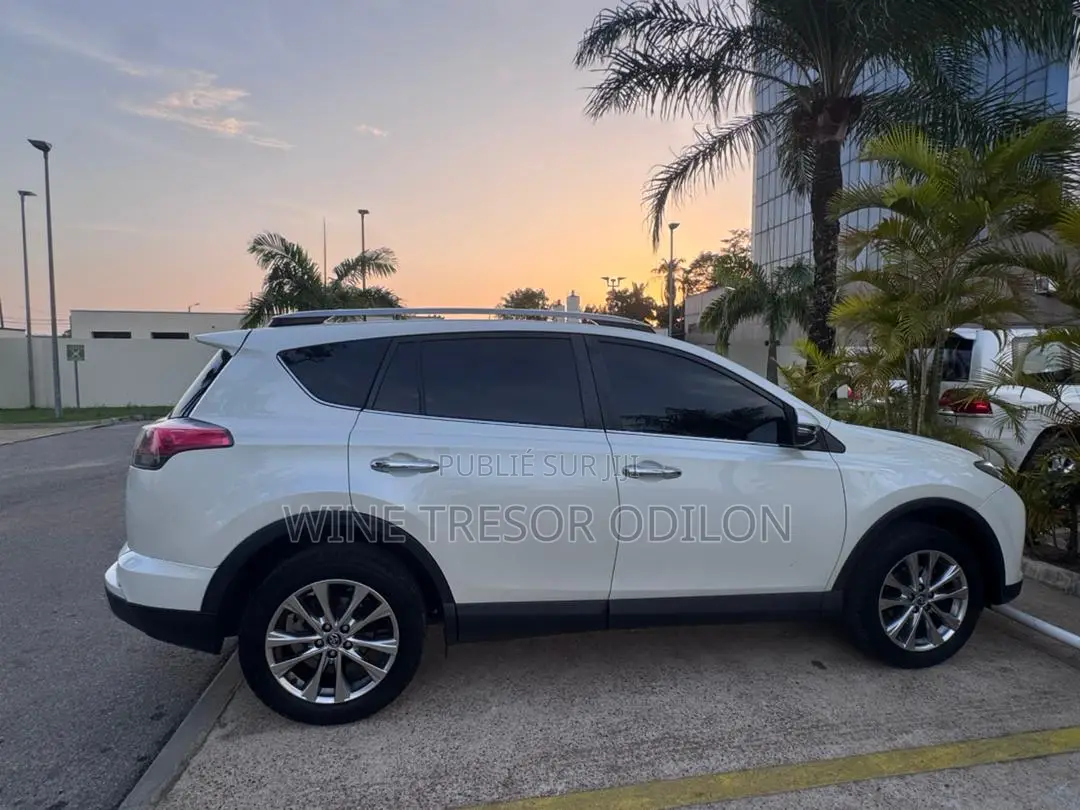 Toyota RAV4 Limited 4dr SUV AWD (2.5L 4cyl 6A) 2018 Blanc