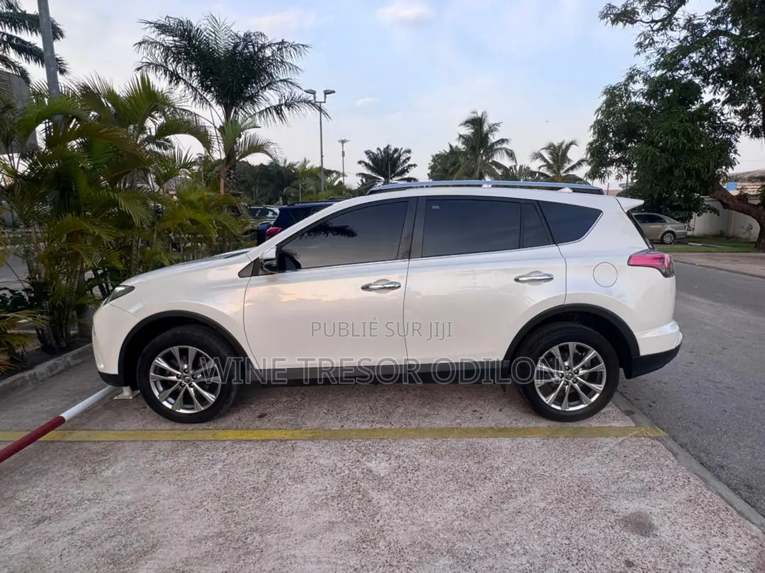 Toyota RAV4 Limited 4dr SUV AWD (2.5L 4cyl 6A) 2018 Blanc
