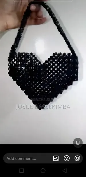 Sac en Perles Modèle Cœur