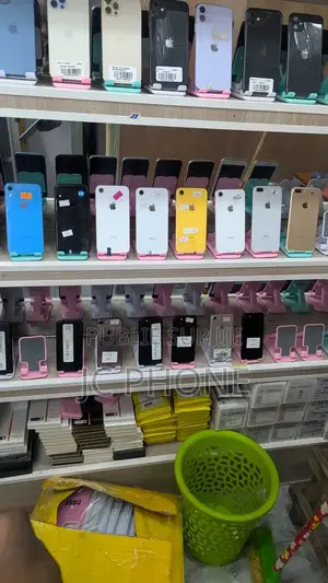 Apple iPhone 11 64 GB Argenté